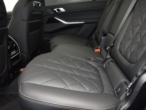 Used 2026 BMW X7 xDrive40i w/ Executive Package AWD/4WD image 16