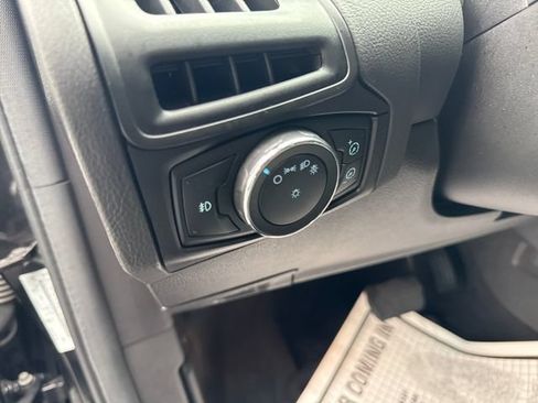 Used 2012 Ford Focus SE FWD image 31