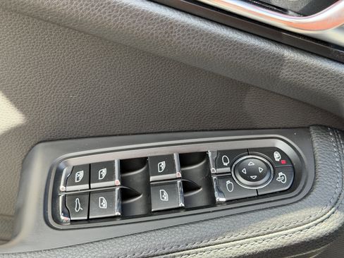 Certified 2021 Porsche Macan image 23