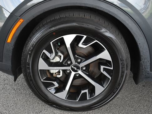 Used 2023 Kia Sportage EX FWD image 11