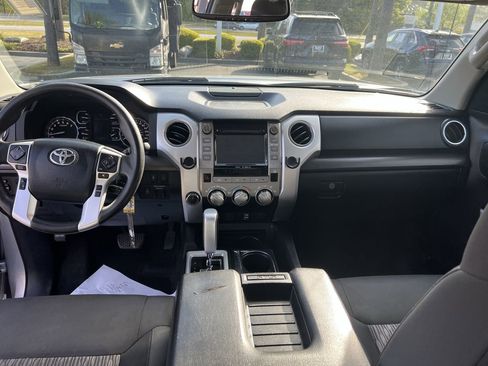 Used 2018 Toyota Tundra SR5 w/ SR5 Upgrade Package image 31