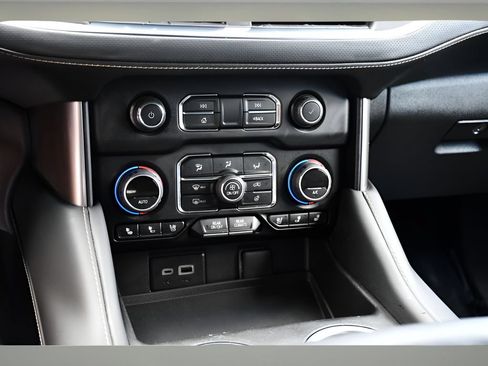 Used 2023 Chevrolet Tahoe Premier w/ Advanced Technology Package AWD/4WD image 37