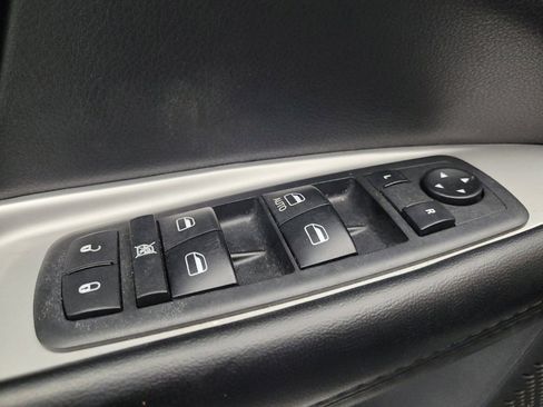 Used 2019 Dodge Journey SE FWD image 27