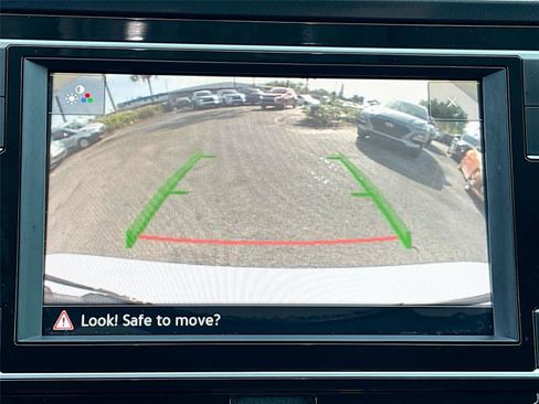 Used 2022 Volkswagen Tiguan S image 13