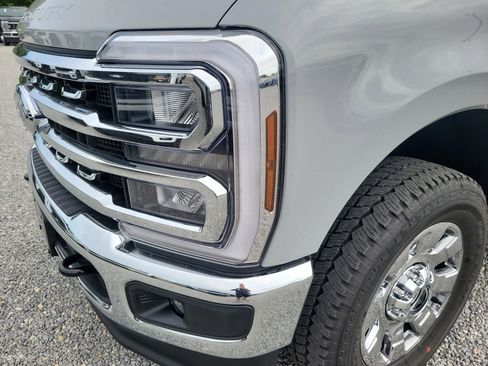 New 2026 Ford F250 Lariat w/ Chrome Package image 4