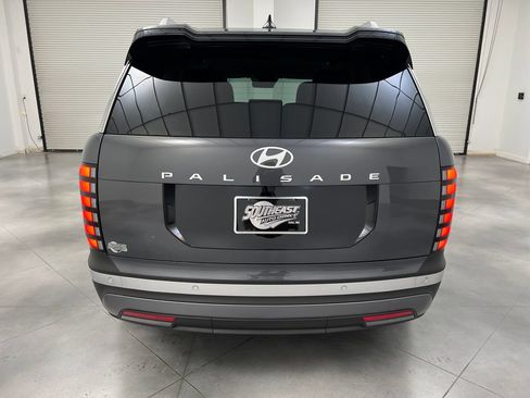 Used 2026 Hyundai Palisade SEL FWD image 8