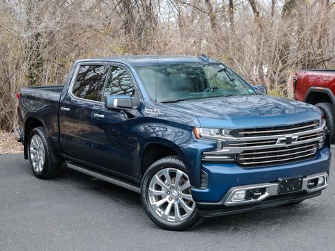 Used 2019 Chevrolet Silverado 1500 High Country w/ Technology Package image 2