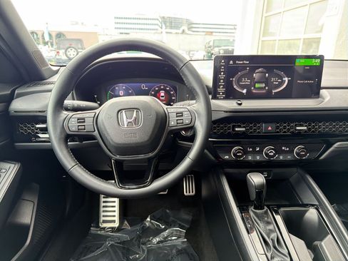 Used 2024 Honda Accord Sport image 16