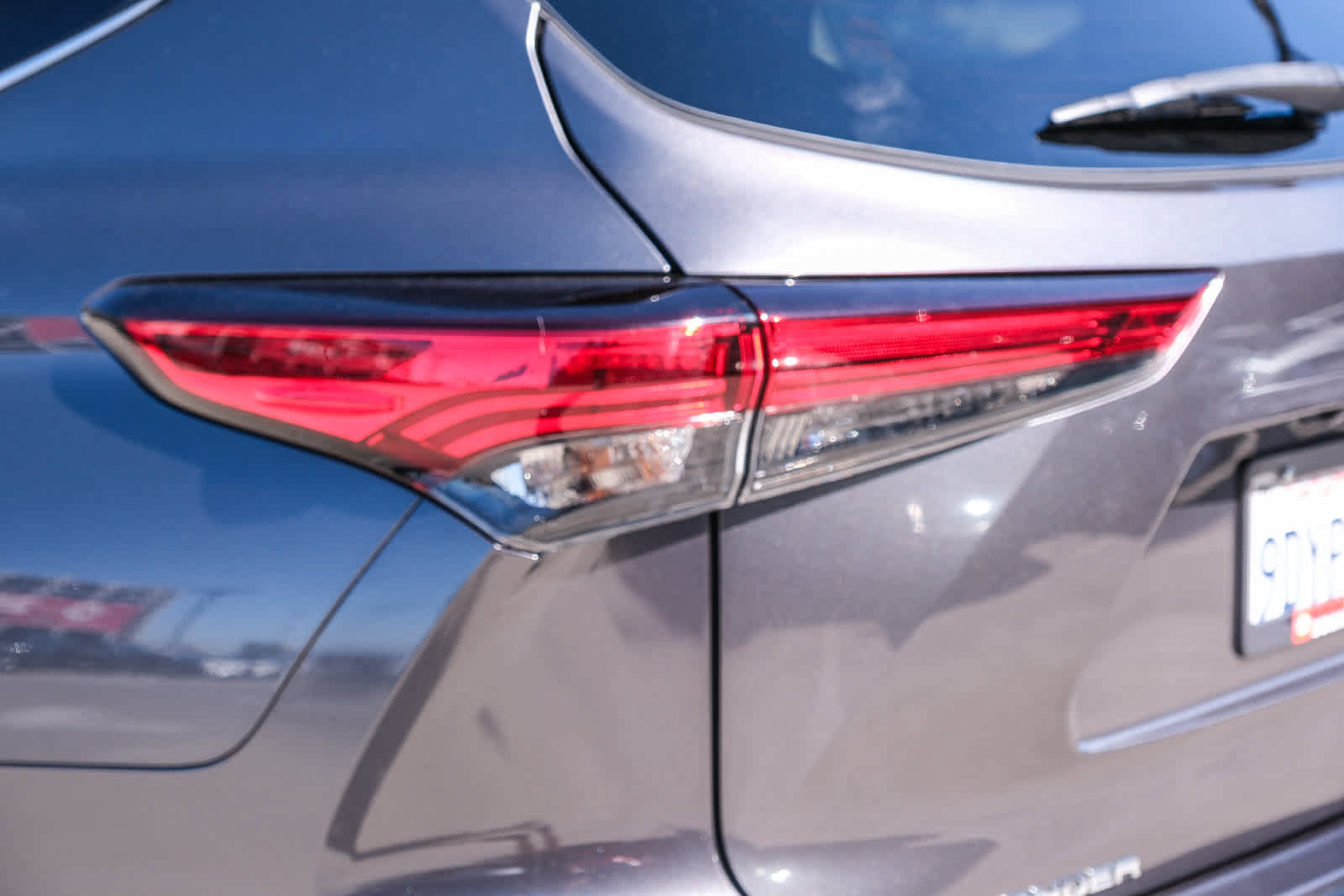 Used 2023 Toyota Highlander XLE FWD image 7