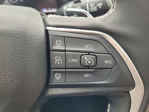 New 2025 Jeep Grand Cherokee L Altitude image 28