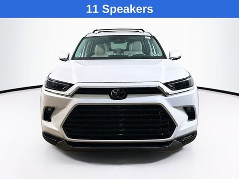 Used 2025 Toyota Grand Highlander AWD image 3