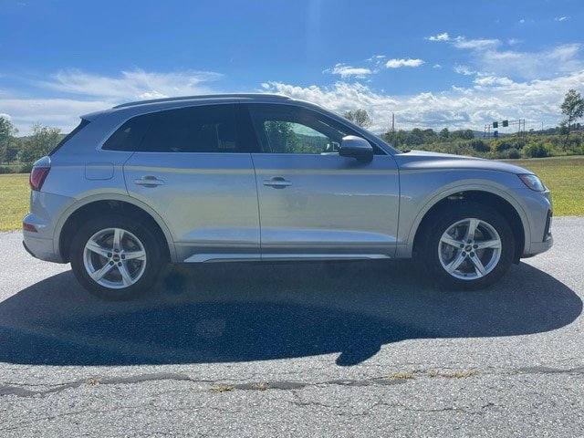 Used 2023 Audi Q5 2.0T Premium w/ Convenience Package AWD/4WD image 5