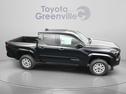 Used 2025 Toyota Tacoma SR5 RWD image 17