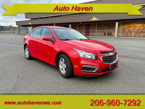 Used 2015 Chevrolet Cruze LT FWD image 2