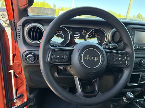 Certified 2018 Jeep Wrangler Sport AWD/4WD image 15