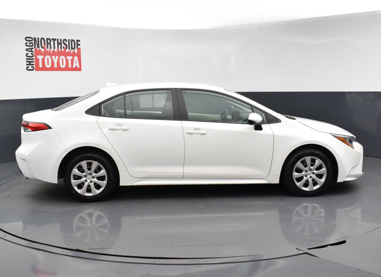 Used 2025 Toyota Corolla LE FWD image 5