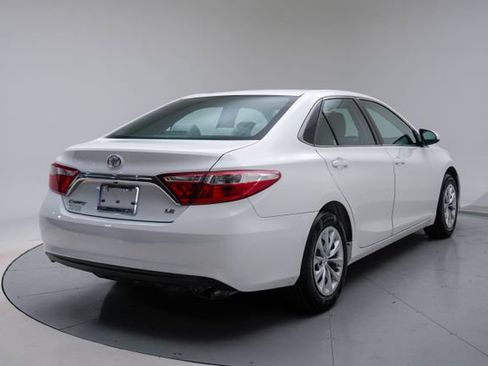 Used 2015 Toyota Camry LE image 22