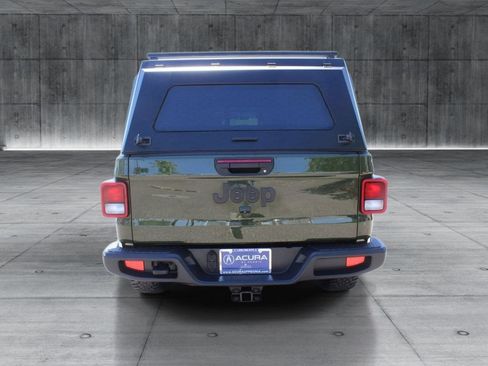 Used 2023 Jeep Gladiator Sport AWD/4WD image 4