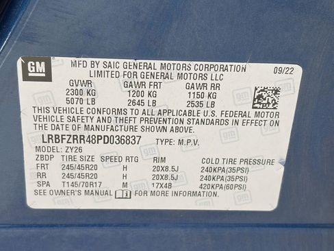 Used 2023 Buick Envision Avenir image 32