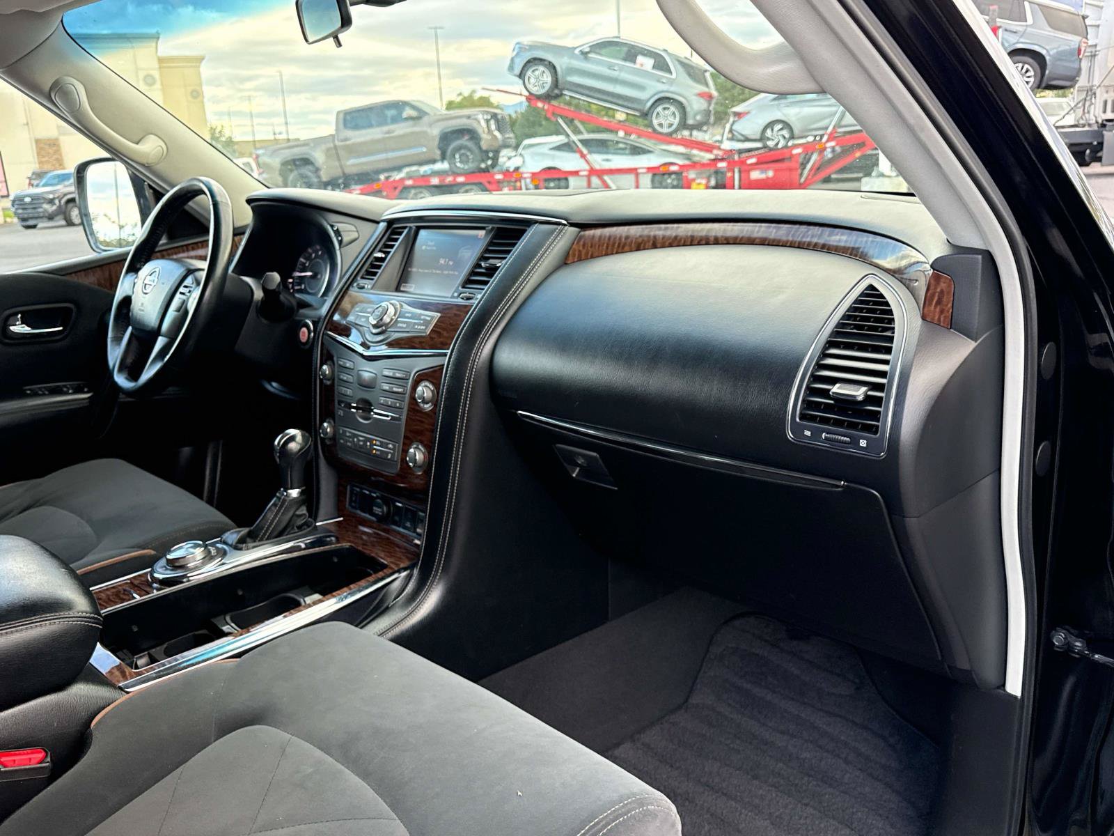 Used 2017 Nissan Armada SV AWD/4WD image 19