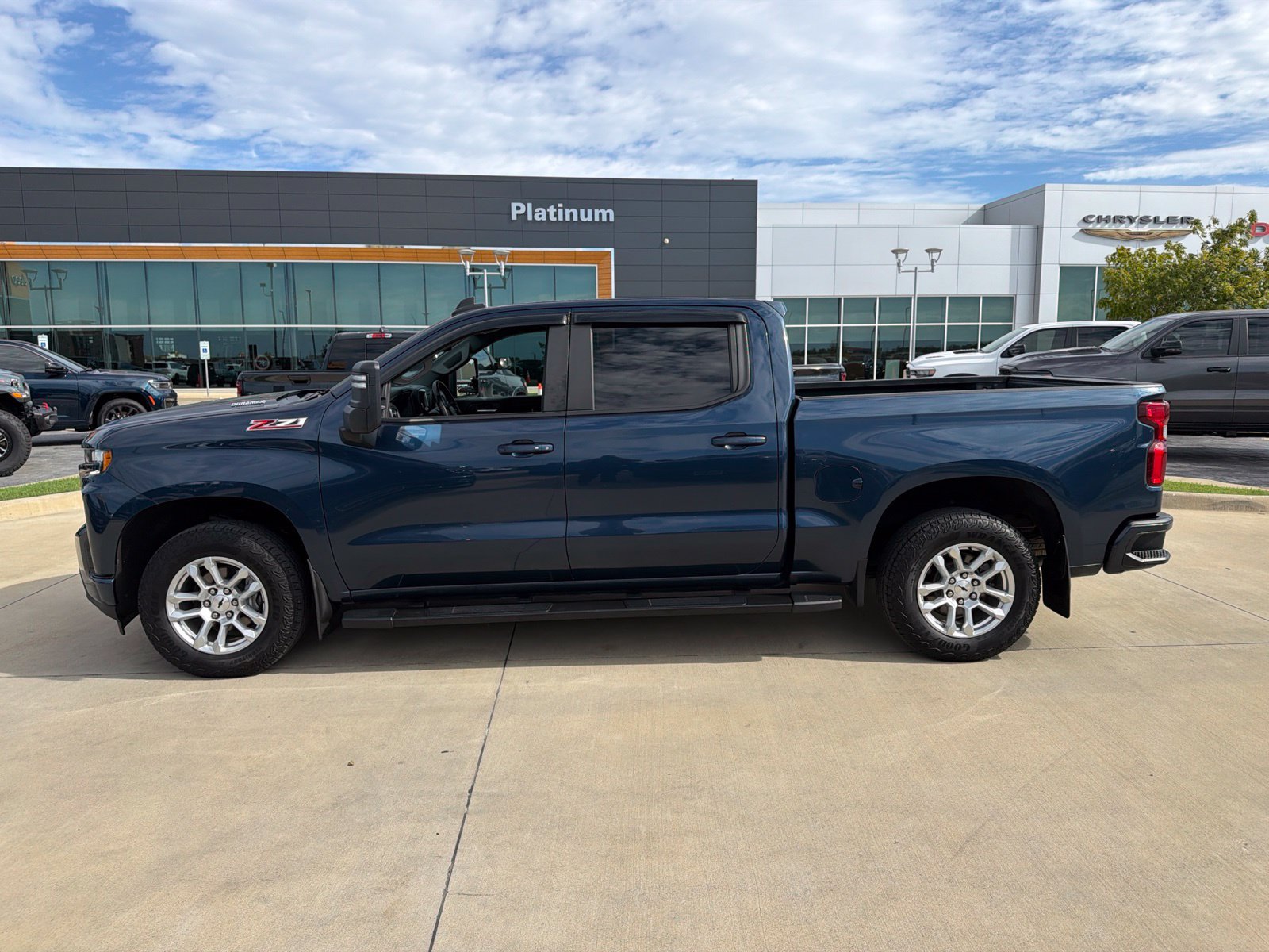 Used 2021 Chevrolet Silverado 1500 RST AWD/4WD image 2