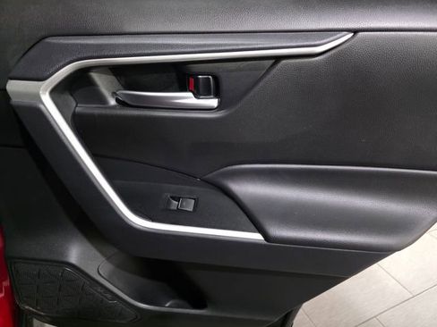 Used 2025 Toyota RAV4 XLE image 12