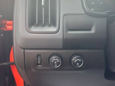 Used 2019 Chevrolet Colorado Z71 AWD/4WD image 10