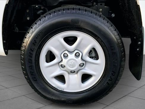 Used 2021 Toyota Tundra SR5 w/ SR5 Upgrade Package image 11