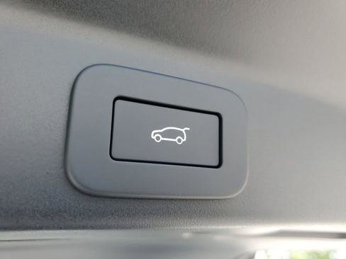 New 2026 Jaguar F-PACE R-Dynamic S image 12