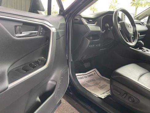 Used 2021 Toyota RAV4 Limited image 18
