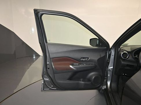 Certified 2024 Nissan Kicks SR FWD image 10
