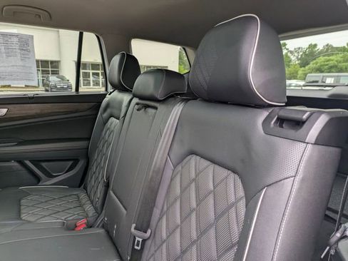 Used 2025 Volkswagen Atlas SEL Premium R-Line AWD/4WD image 28