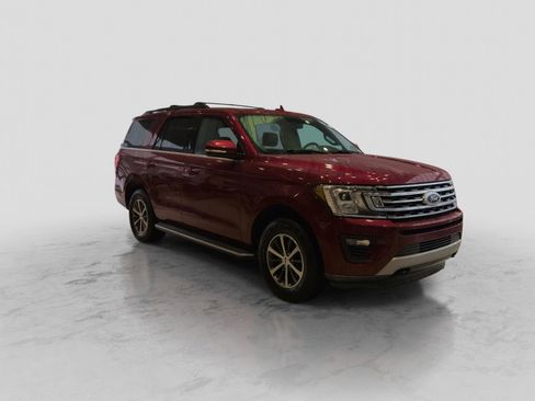 Used 2019 Ford Expedition XLT w/ Equipment Group 202A AWD/4WD image 10