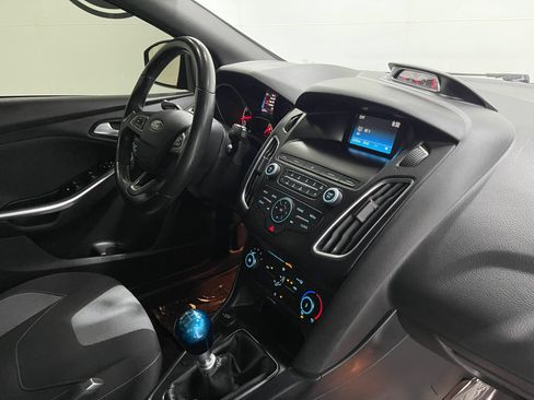 Used 2018 Ford Focus ST FWD image 18