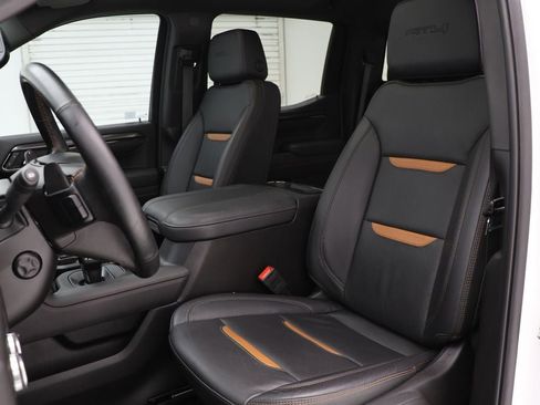 Used 2025 GMC Sierra 1500 AT4 w/ AT4 Premium Package image 24