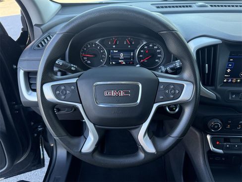 Used 2024 GMC Terrain SLE image 24