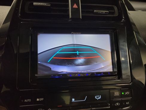Used 2017 Toyota Prius Four w/ Advanced Technology Package FWD image 21