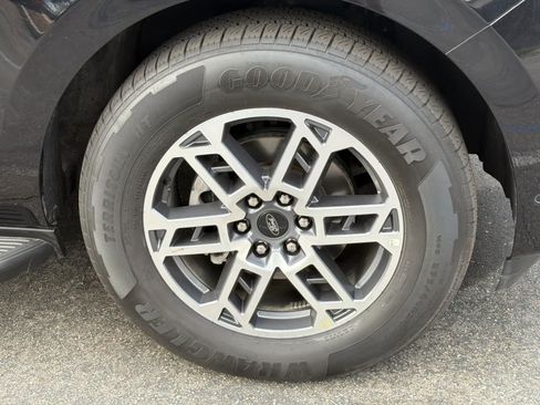 Certified 2025 Ford Expedition Active RWD image 11