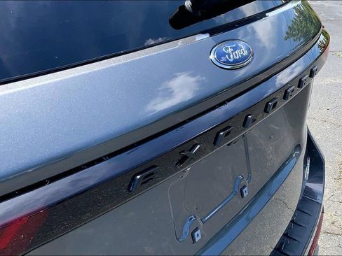 Used 2025 Ford Explorer Platinum w/ LUX Leather Package AWD/4WD image 24