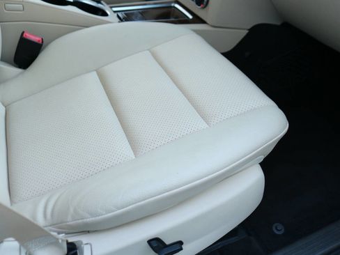 Used 2015 Mercedes-Benz GLK 350 GLK 350 4MATIC AWD 4dr SUV image 26