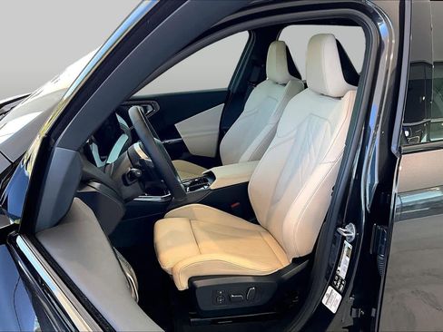 Used 2026 BMW X3 xDrive30i w/ Premium Package AWD/4WD image 7
