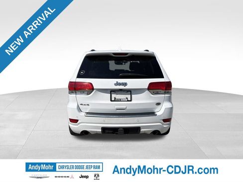Used 2017 Jeep Grand Cherokee Overland AWD/4WD image 6