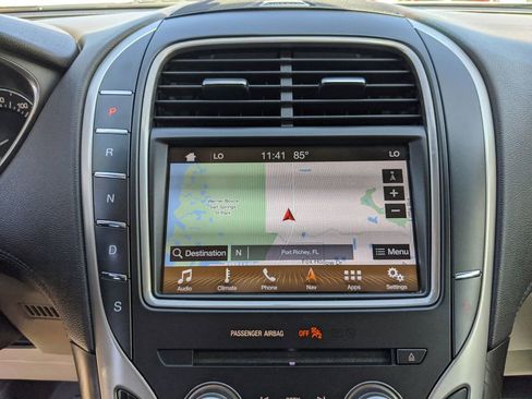 Used 2018 Lincoln MKX Reserve image 24