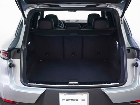 New 2026 Porsche Cayenne image 27