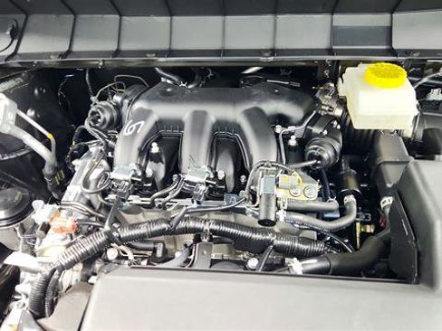 New 2025 Nissan Pathfinder SV image 32