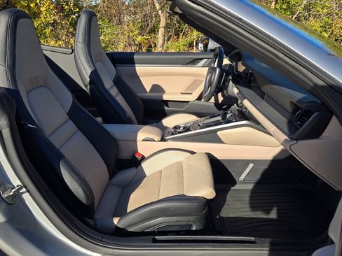 Used 2025 Porsche 911 Carrera image 38