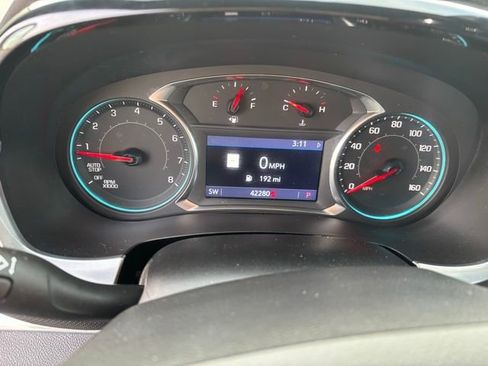 Used 2022 Chevrolet Traverse RS image 9