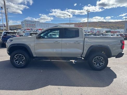 Used 2023 Chevrolet Colorado ZR2 w/ ZR2 Convenience Package III image 8