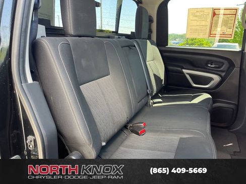 Used 2018 Nissan Titan SV AWD/4WD image 20