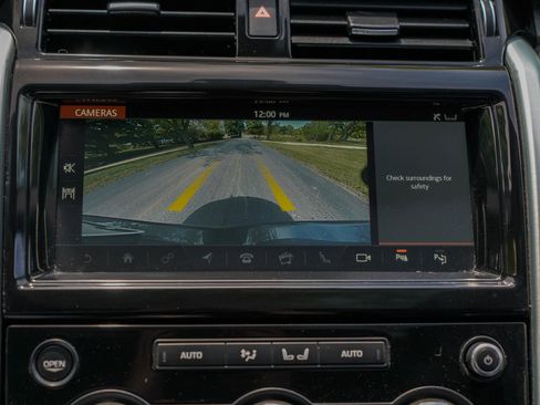 Used 2020 Land Rover Discovery HSE AWD/4WD image 20